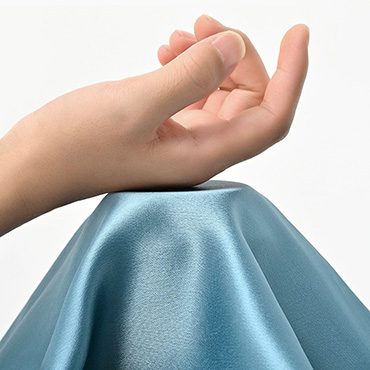 Explore the Distinctions Between Silk and Artificial Silk